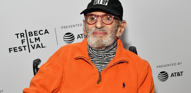 Larry Kramer, autor do livro ‘Normal Heart’ e ativista LGBTQ +, morre aos 84 – 27.05.2020.