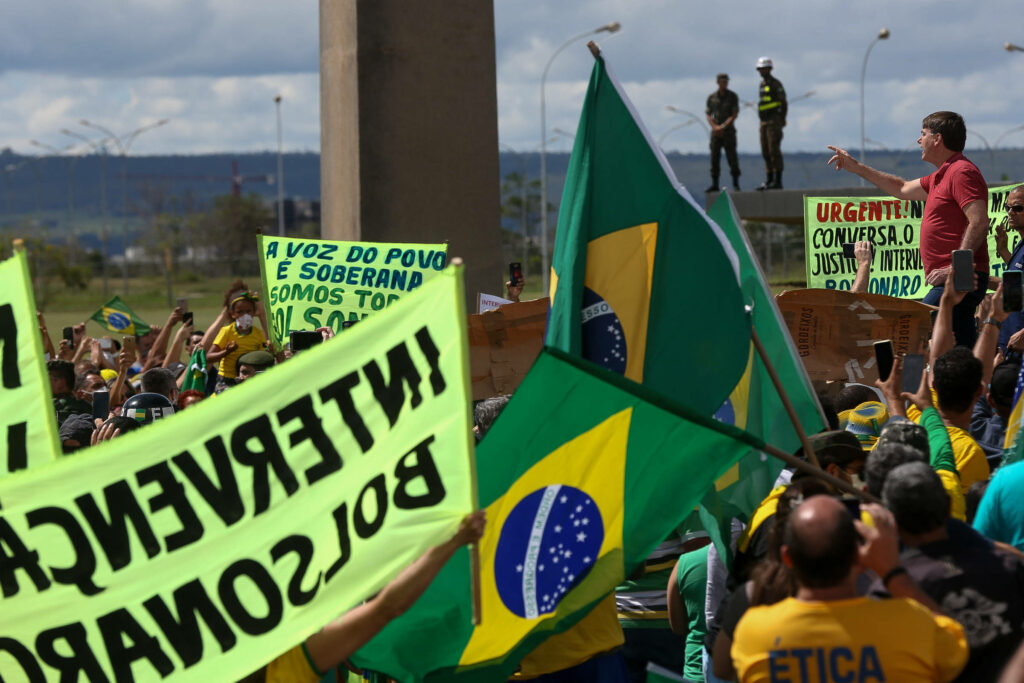 Manifestos pró-democráticos querem criar um clima de Diretas já após o ataque a Bolsonaro – 31.05.2020. – Poder