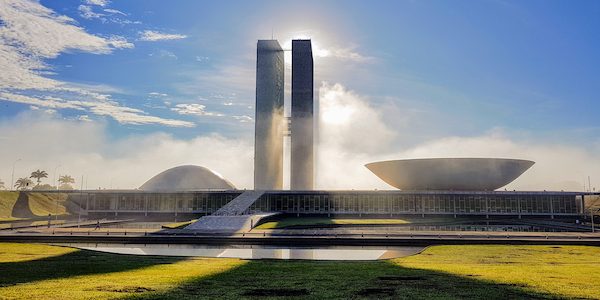 Uma lei que tenta combater notícias falsas não pode prejudicar a proteção de dados