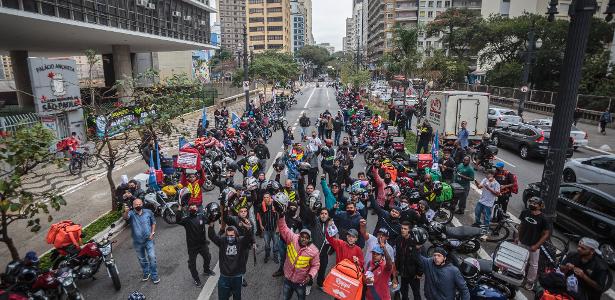 Os candidatos realizaram um novo ato na Copa do Mundo e protestaram em frente à Câmara – 14.07.2020