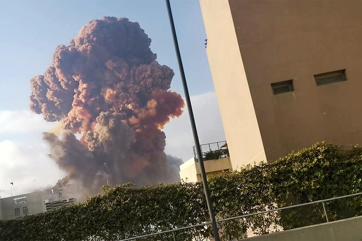 A explosão atingiu o porto de Beirute - Karim Sokhn / Instagram / Reuters