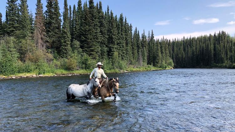 Knight of America - Crossing the River into Yukon Territory, Northwest Canada - Arquivo pessoal - Arquivo pessoal