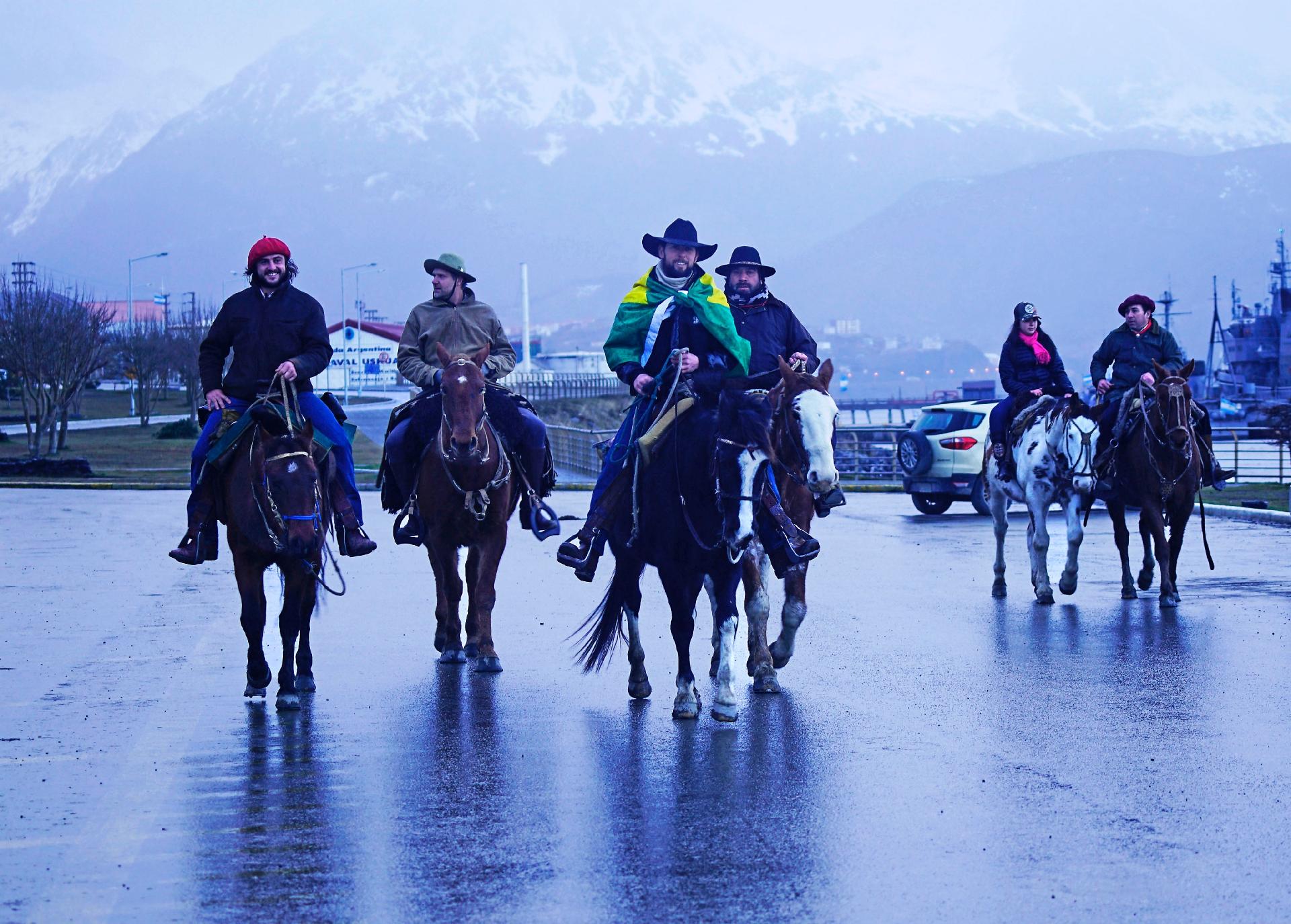 Filipe vindo para Ushuaia, no arquipélago da Terra do Fogo, Argentina - Arquivo pessoal