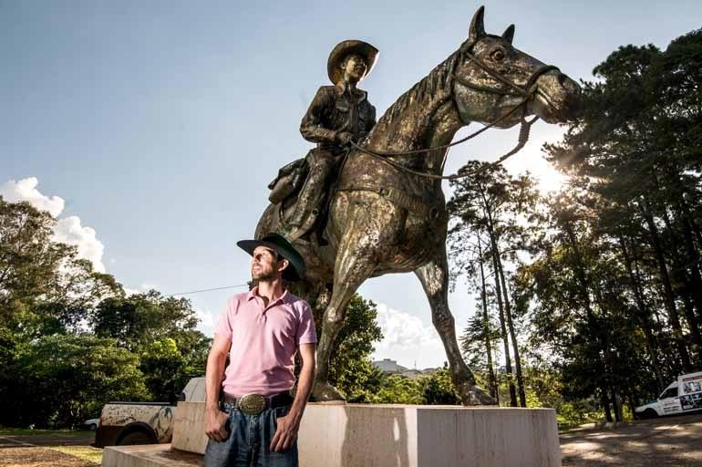 Estátua em Londrina - Arquivo pessoal